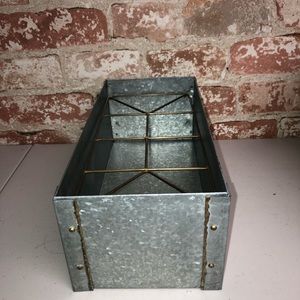 MAGNOLIA GALVANIZED METAL BOX